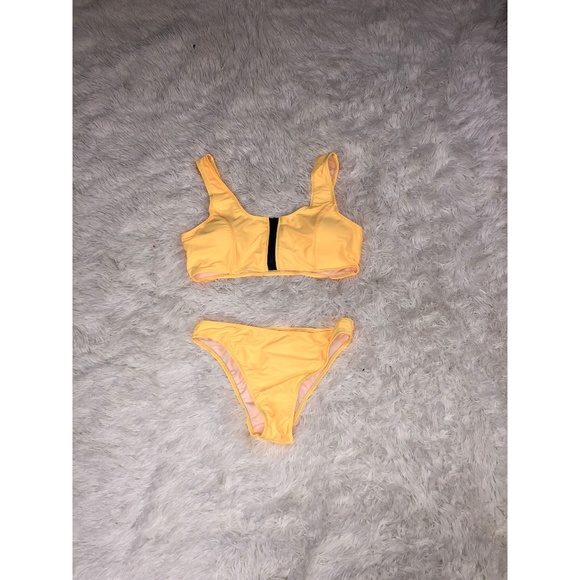 2 Piece Bikini Swimsuit Size M Yellow Black NWOT - Picture 3 of 4